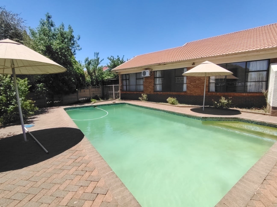 7 Bedroom Property for Sale in Fichardt Park Free State